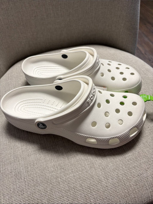 CROCS CLASSIC — الأناقة اللي كتليق بكل وقت