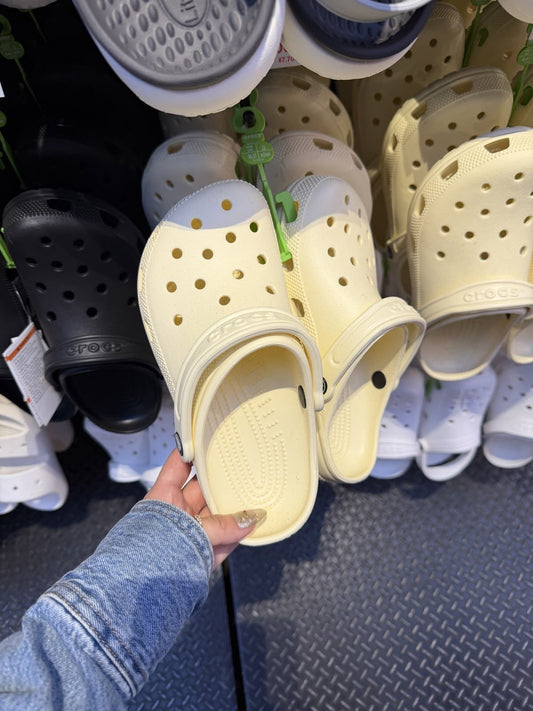CROCS CLASSIC — الأناقة اللي كتليق بكل وقت